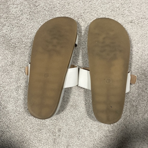 Dolce Vita Sandals - Picture 7 of 9